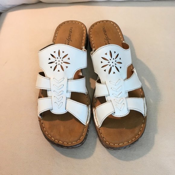 Natural Soul White Slides - Picture 2 of 5
